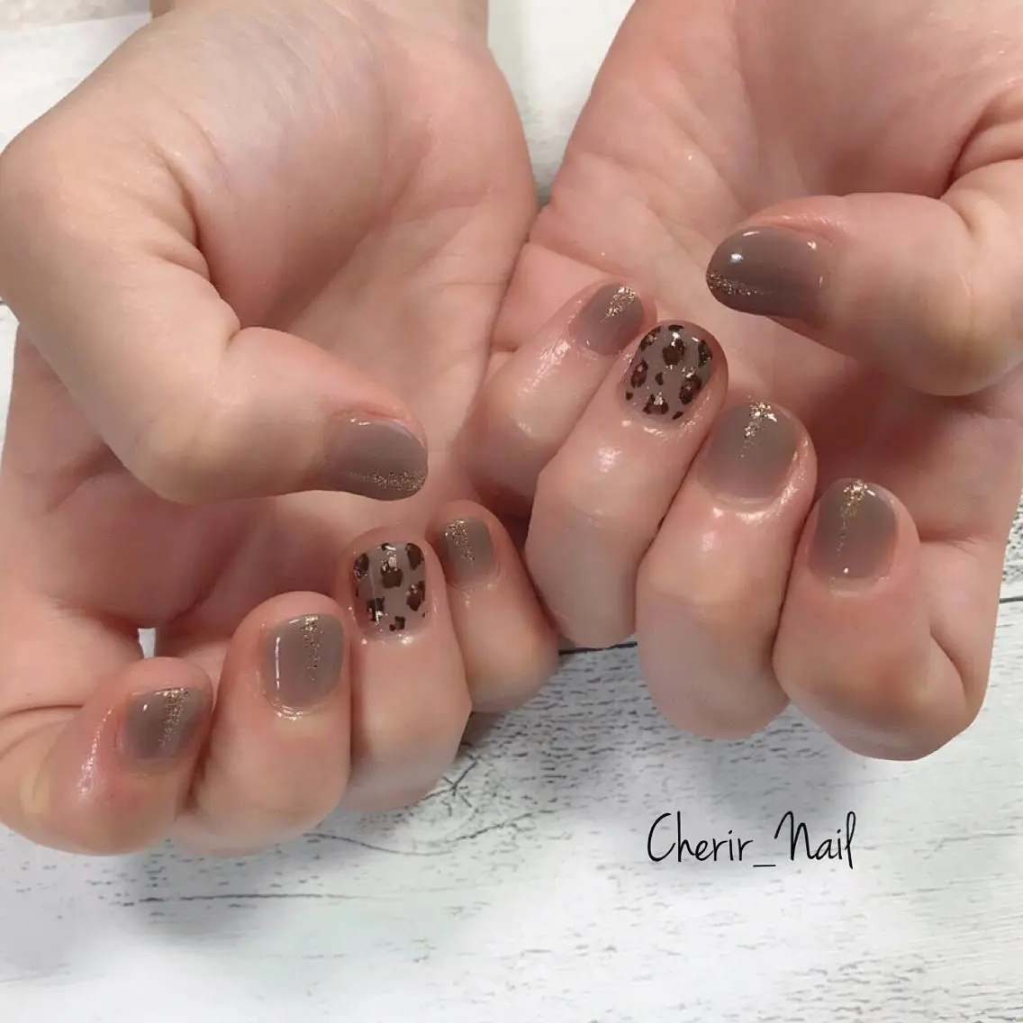 ネイル アニマル柄 アートネイル ブラウン ニュアンスネイル オフィスネイル Cherirnail kaoriのネイルデザイン