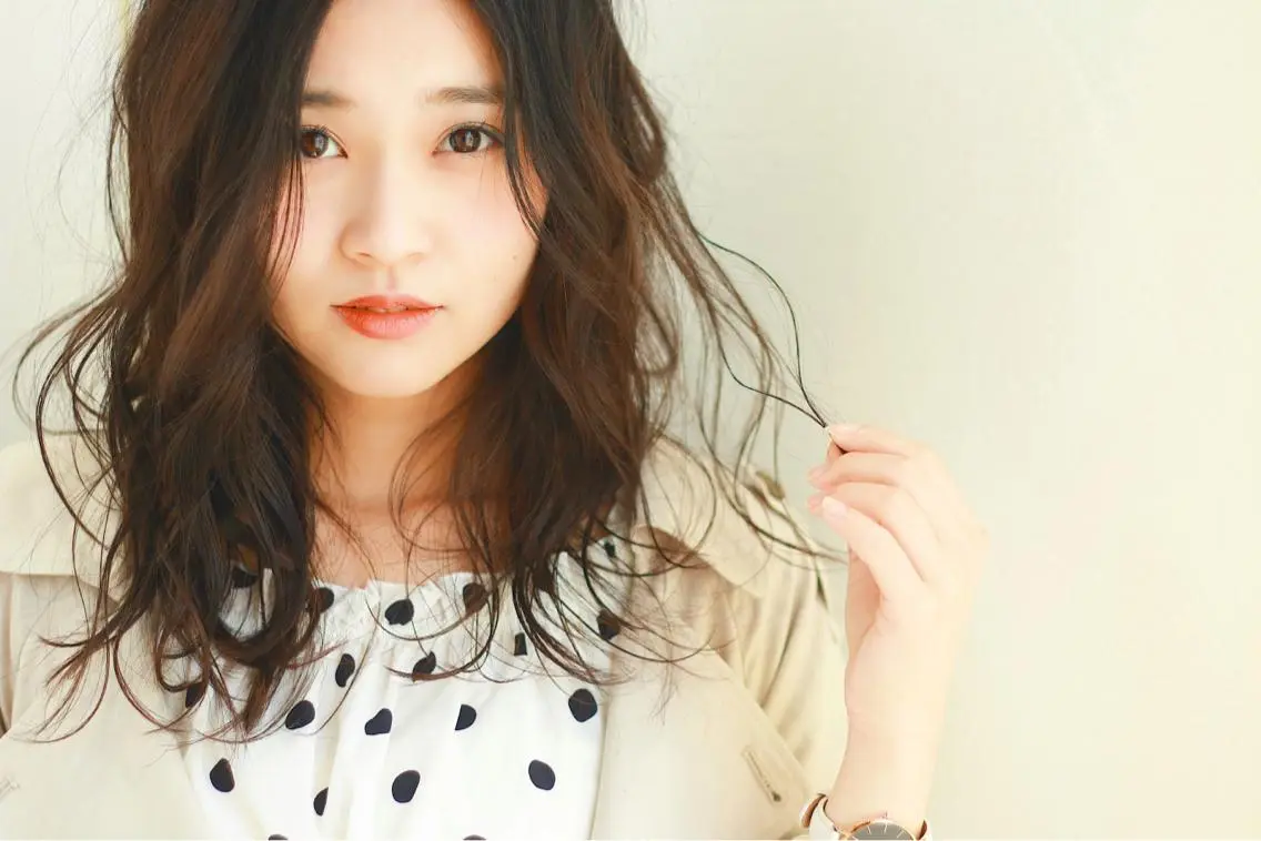 セミロング レイヤーカット 吉田 浩太郎のヘアスタイル
