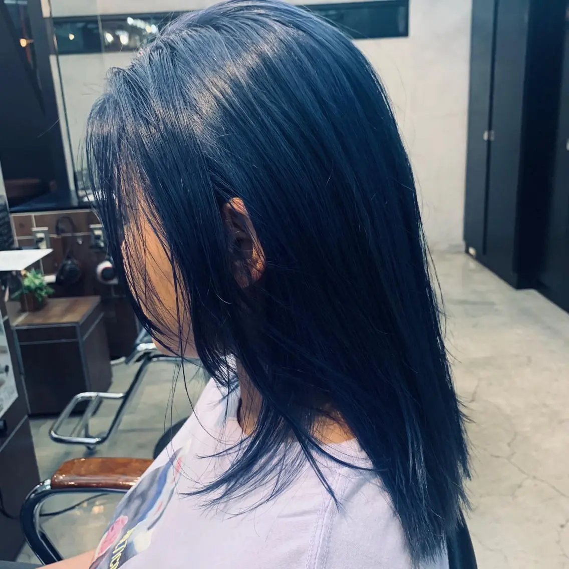 セミロング カラー ブリーチ 月200人を担当 💇‍♀️栗林のヘアスタイル