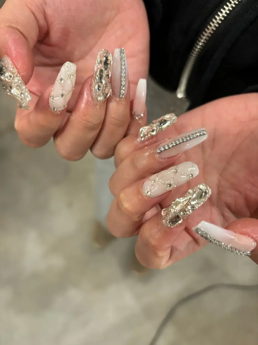 ロング 黒崎店 MOMOKAのネイルデザイン