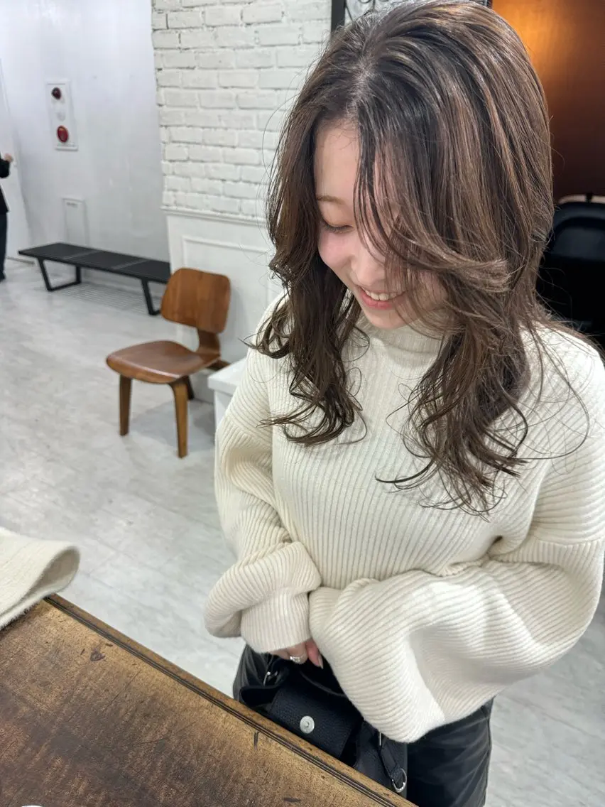 セミロング カラー バレイヤージュ ミストバング ベージュカラー ブリーチ 抜きっぱなしブロンド 札幌ブリーチカラー/ ダブルカラー/ドイのヘアスタイル