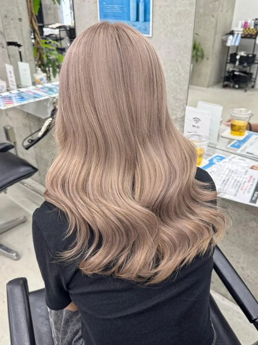 カラー ヘアカラー Asami／名古屋／ ハイトーン／デザインのヘアスタイル