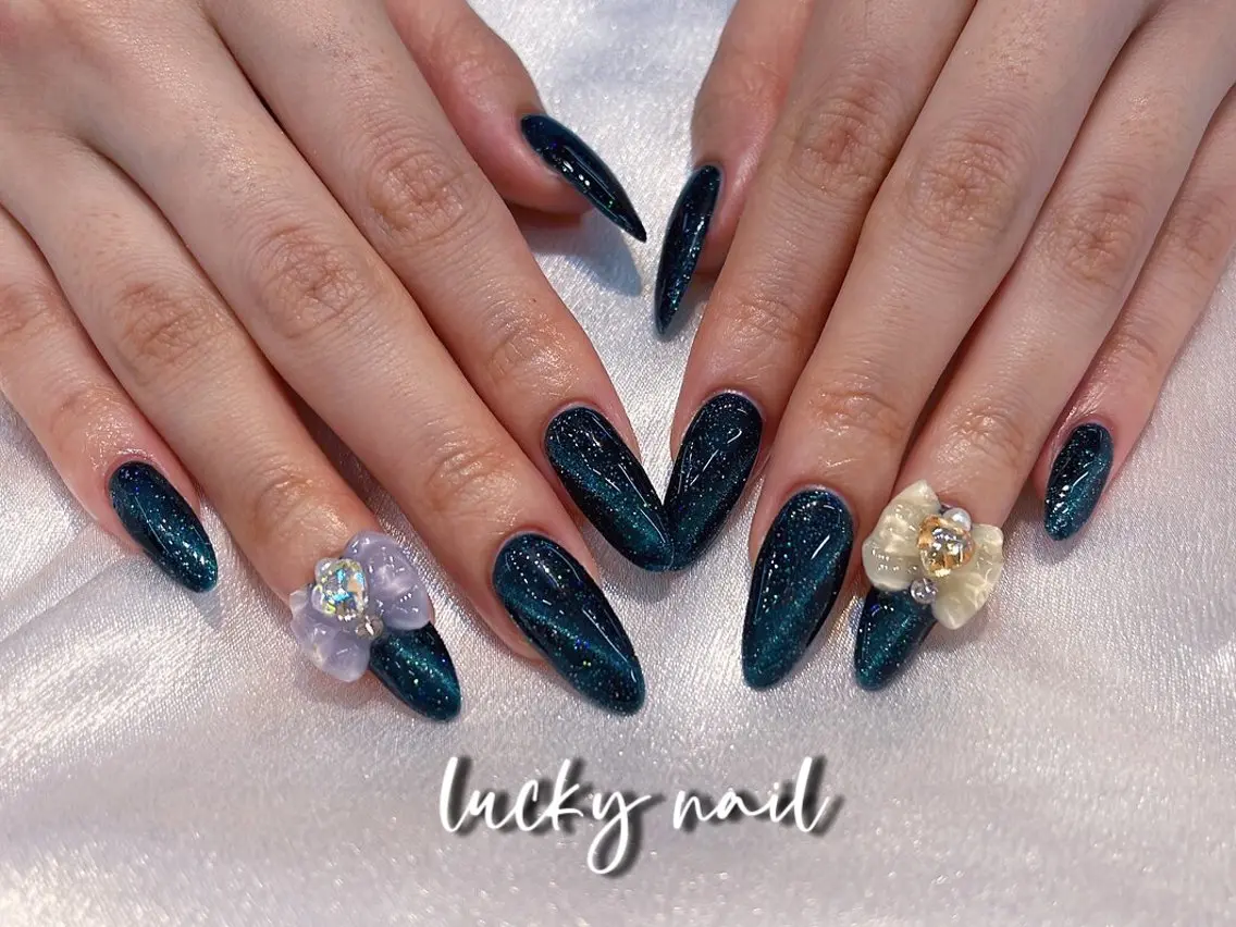 ネイル チークネイル 長さ出し ジェルネイル マグネットネイル 持ち込み Lucky nail  小林和希のネイルデザイン