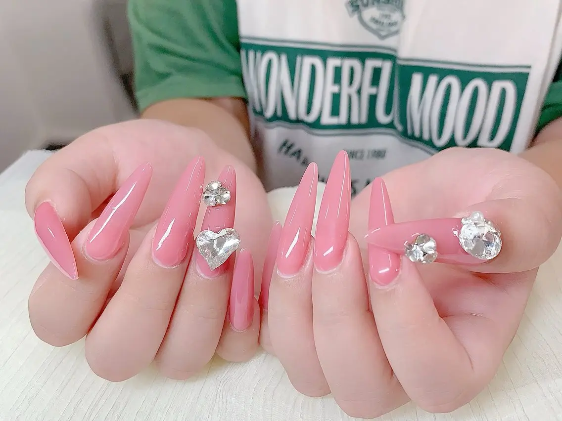 セミロング 韓国風ヘア ハンドネイル ハンドケア Mika Nail 池袋のネイルデザイン