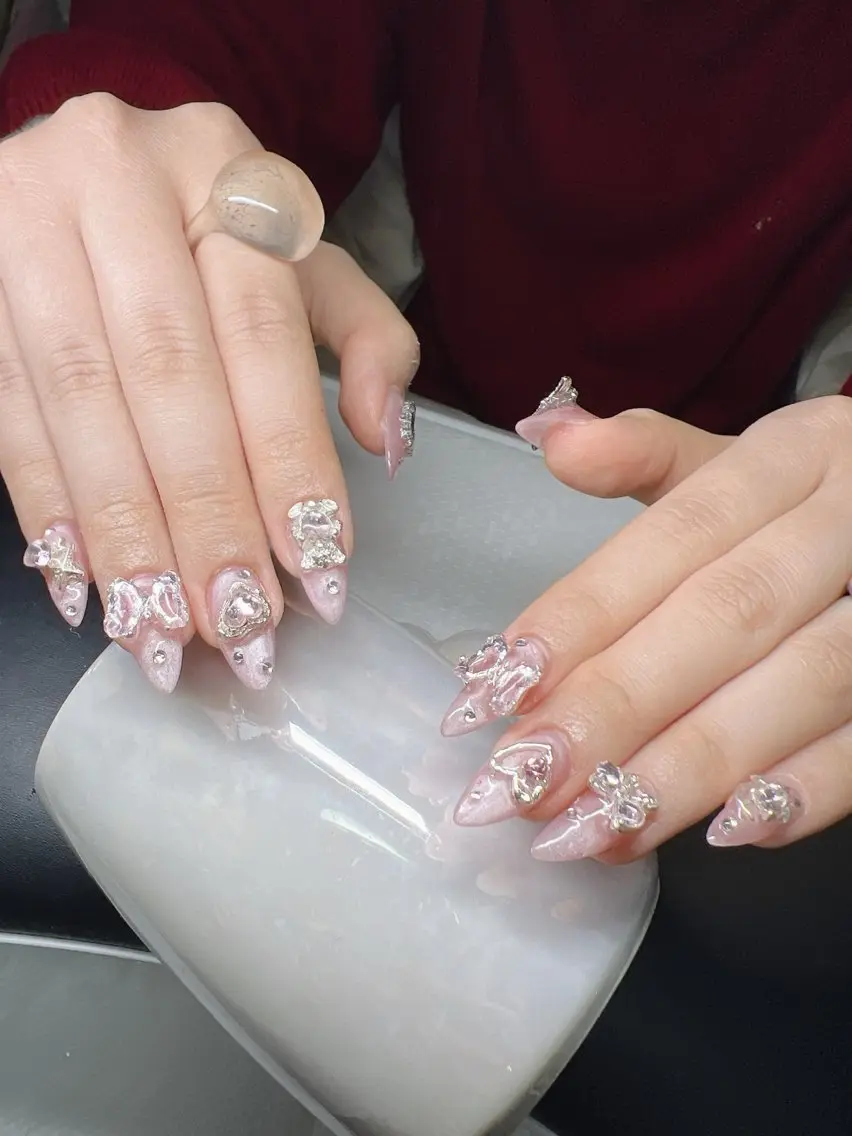 ネイル オーロラネイル チークネイル 長さ出し フットネイル フレンチネイル ハンドネイル Lee Nailsのネイルデザイン