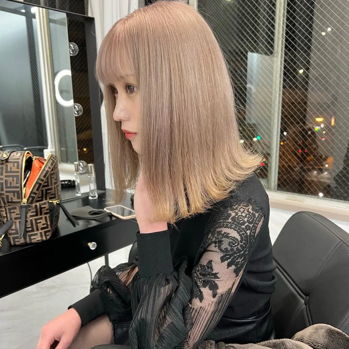セミロング カラー シールエクステ ハイトーンカラー エクステ ヘアカラー シールエクステ特化 ハイトーン、NANAのヘアスタイル