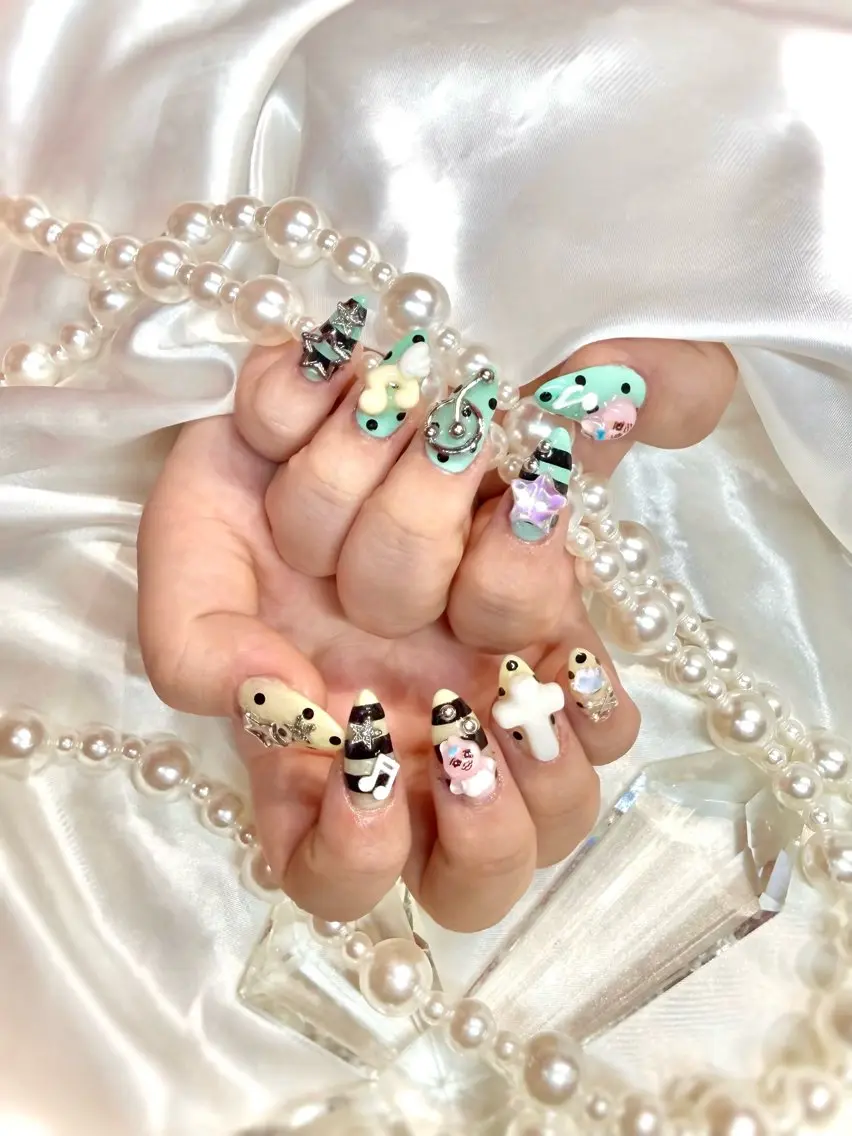ネイル アートネイル ネイルチップ RitsNail 🤍 RENAのネイルデザイン