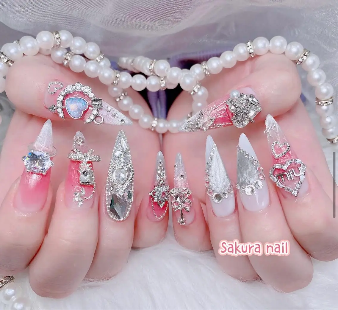 ネイル オーロラネイル クリアネイル フラッシュネイル フレンチネイル ジェルネイル ハンドネイル Sakura Nail Salonのネイルデザイン
