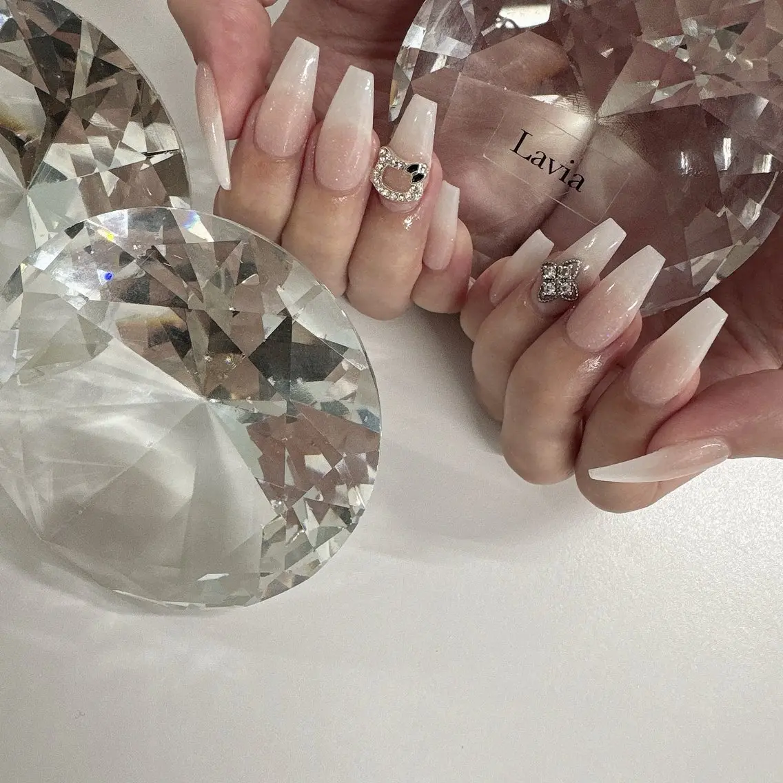 ネイル lavia🖤 ayumiのネイルデザイン