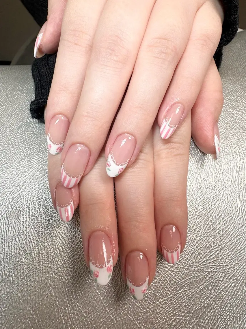 ネイル フレンチネイル ガーリー ハンドネイル ✨韓国✨nail salonLumieのネイルデザイン