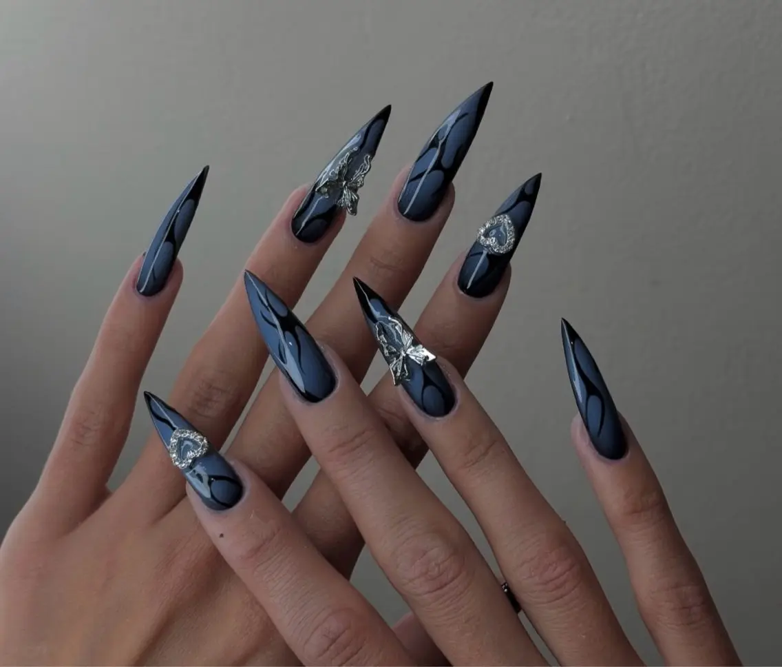 ネイル グラデーション キラキラネイル ワンカラーネイル 冬ネイル Jenn Nail Salonのネイルデザイン