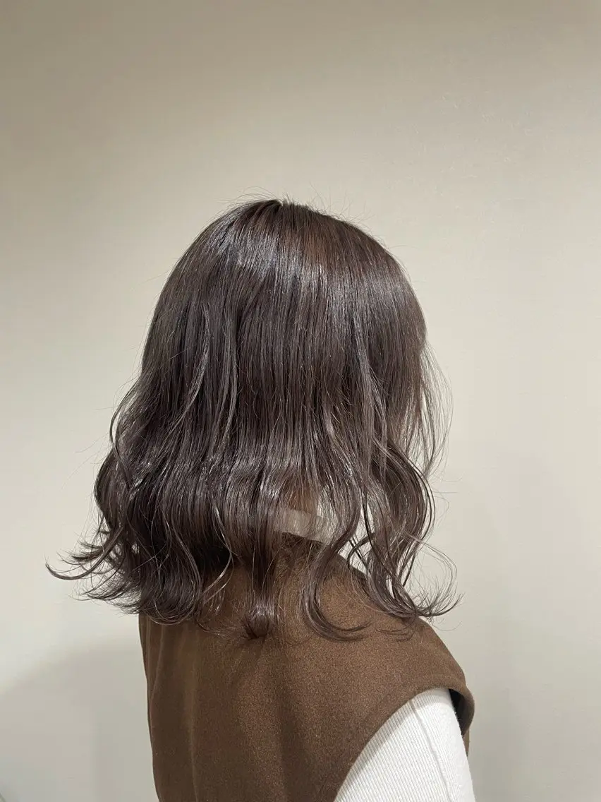 ミディアム カラー 透明感カラー グレージュ ラベンダーカラー ラベンダーグレージュ ラベンダーグレー カット ヘアカラー BRANCHÉ小牧/ 西尾 美月のヘアスタイル