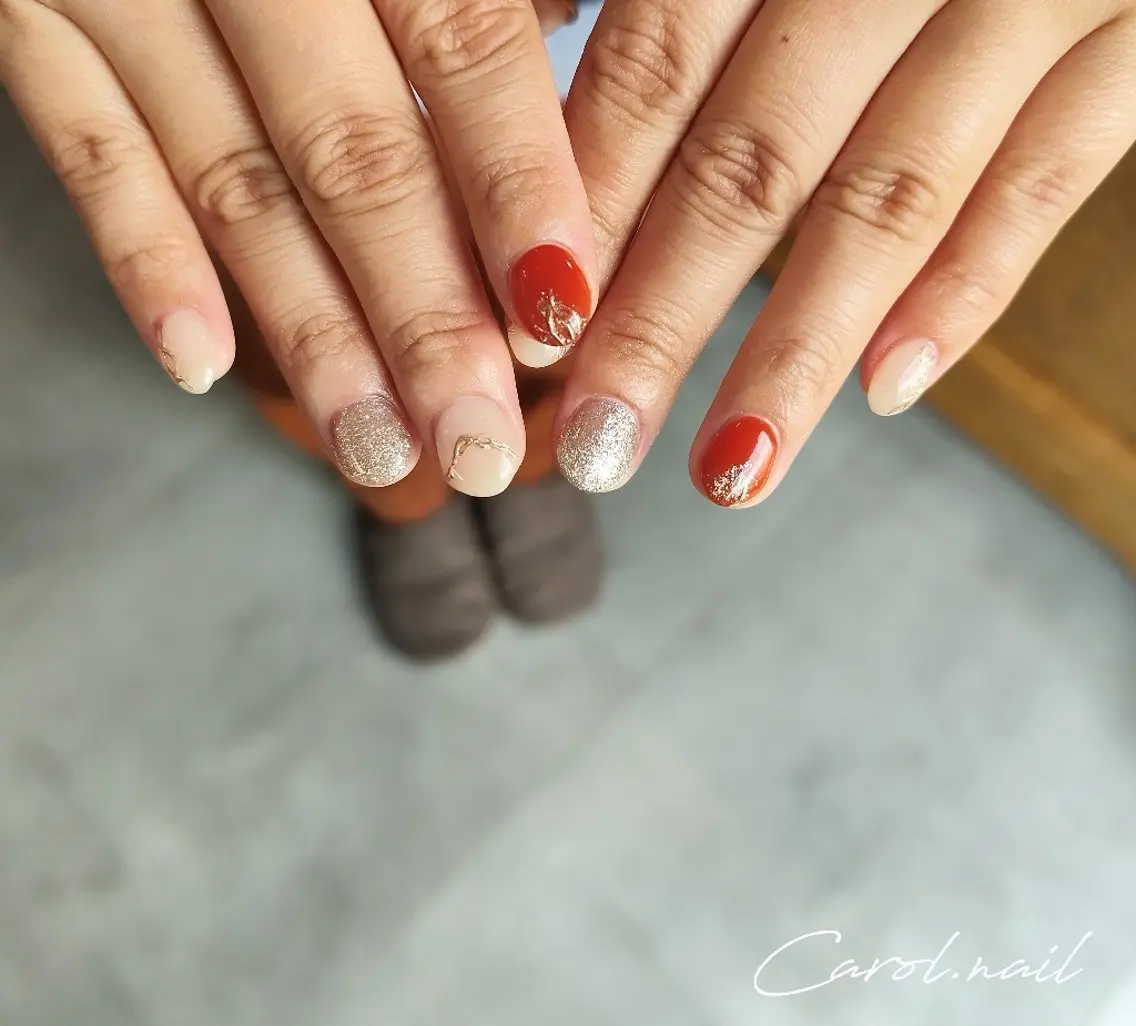 ネイル キラキラネイル ニュアンスネイル carol nailのネイルデザイン