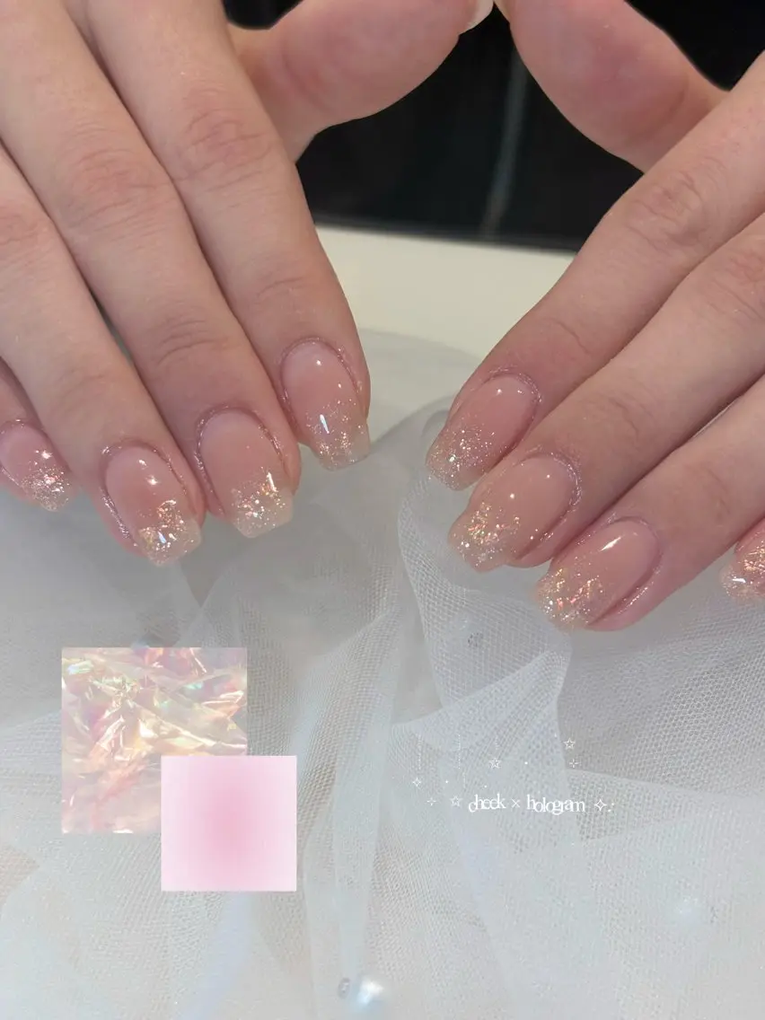 ネイル オーロラネイル チークネイル ハンドネイル Noa nail yuna🧁のネイルデザイン