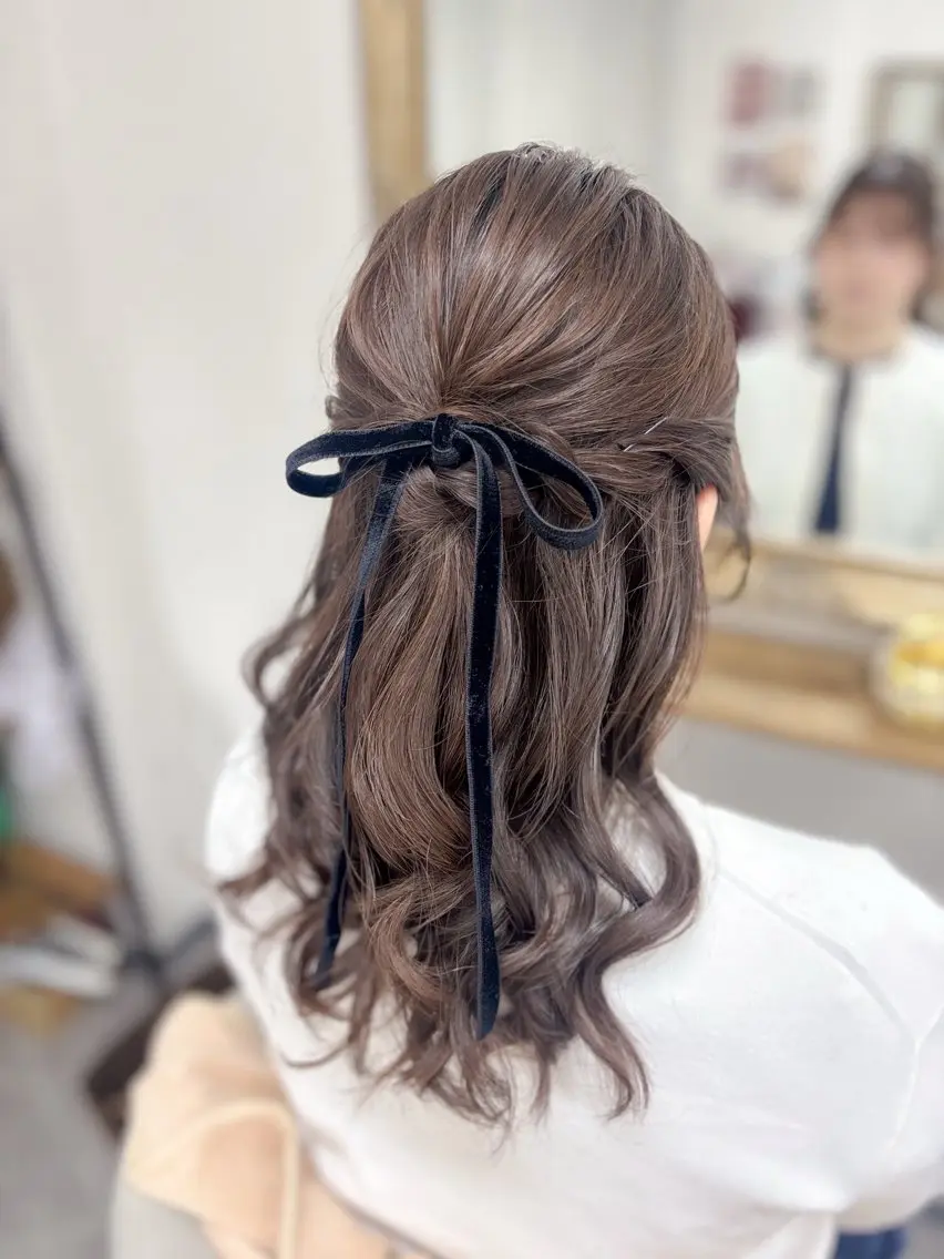 ミディアム ヘアアレンジ ハーフアップ ヘアセット ⭐︎moe 【ヘアメイク🧸】のヘアスタイル