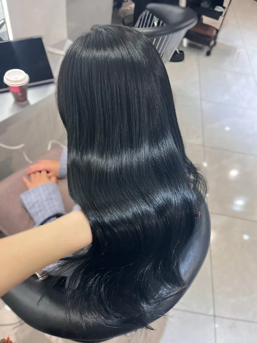 ロング カラー 黒髪 透明感カラー ネイビーカラー カット ヘアカラー トリートメント 韓国レイヤー×モテ髪 /MITSUKI🤍のヘアスタイル
