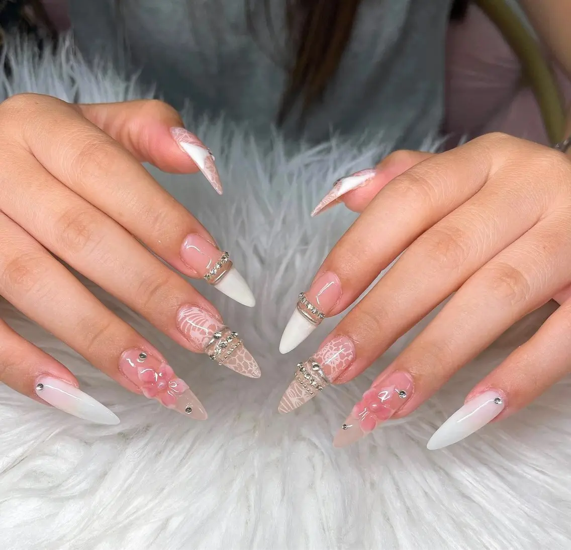 ネイル 長さ出し グラデーション 卒業式 キラキラネイル マグネットネイル ハンドネイル Lee Nailsのネイルデザイン
