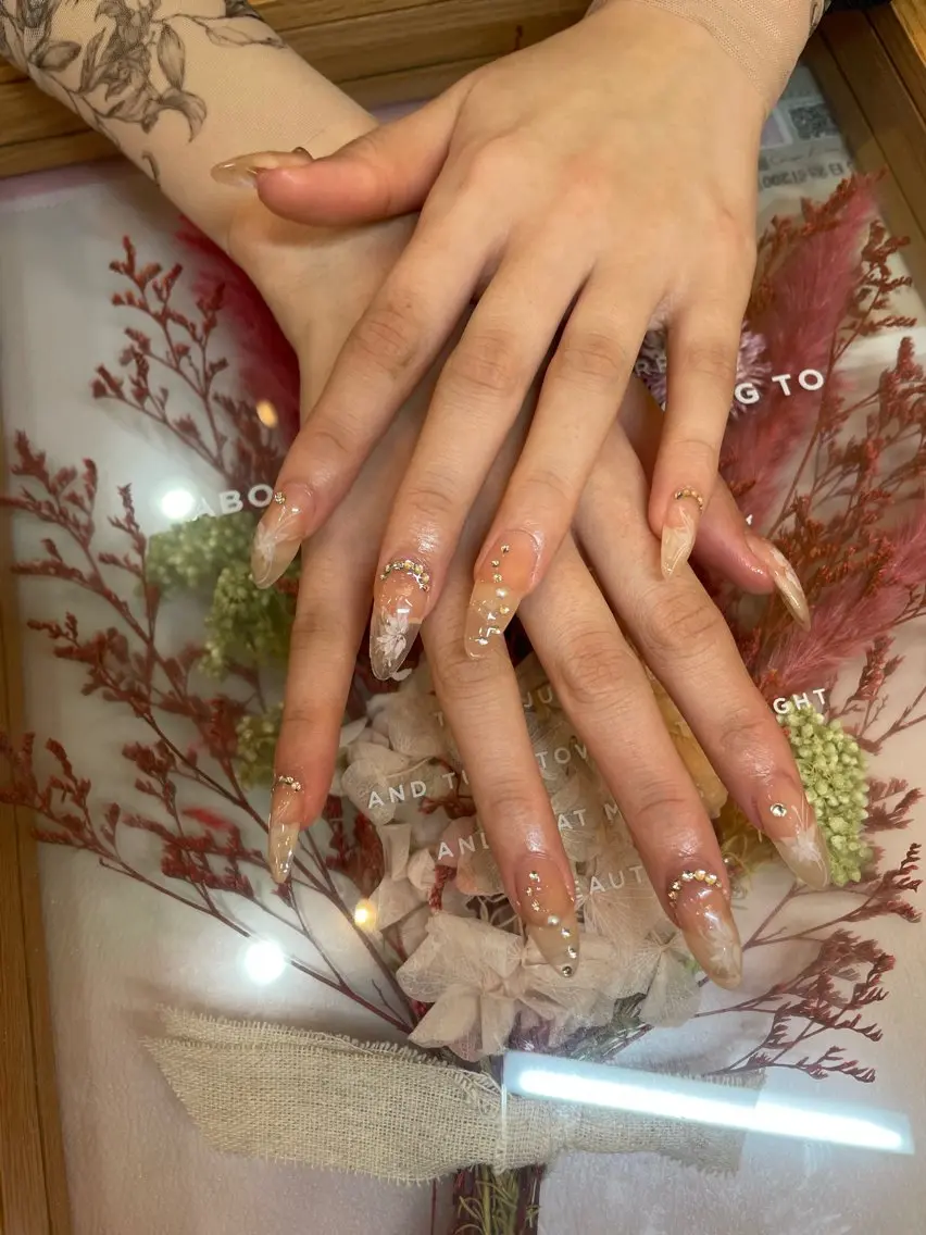 【スカルプ長さ出し　フレンチorグラデーションorチックネイルorシンプルデザイン】の写真