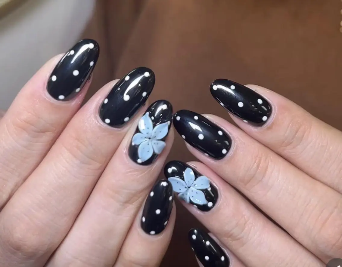 ネイル ハンドネイル エリ🫧 nail池袋東口のネイルデザイン