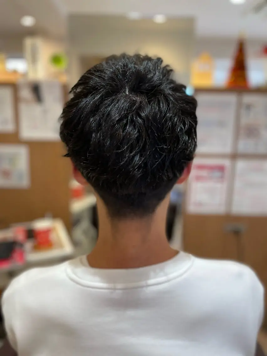 ショート パーマ メンズ メンズパーマ メンズツイストパーマ ツイストパーマ ヘアスタイリスト 🔥aikoのヘアスタイル