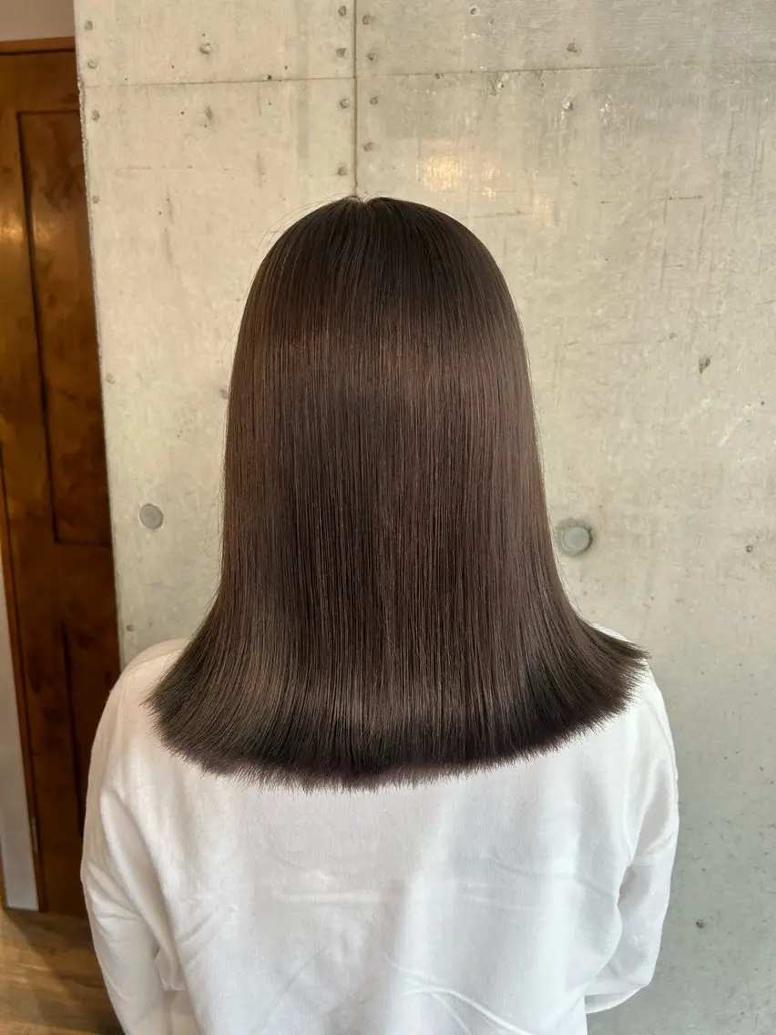 セミロング カラー 🌷横浜/レイヤー /艶カラー🌷のヘアスタイル