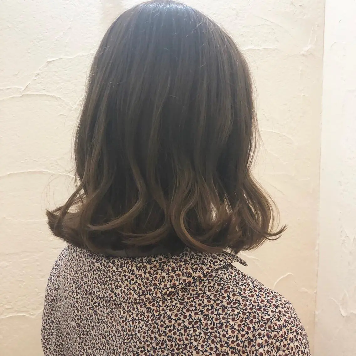 カラー 柴田 日菜子のヘアスタイル