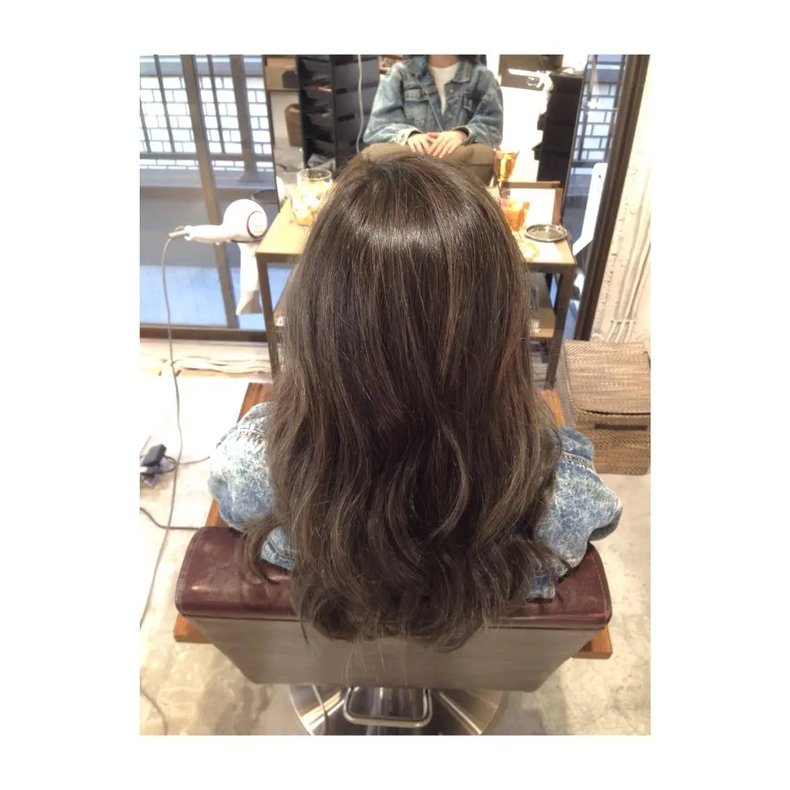 ミディアム セミロング ロング カラー パーマ アオガミ （前髪顔周りカット）のヘアスタイル