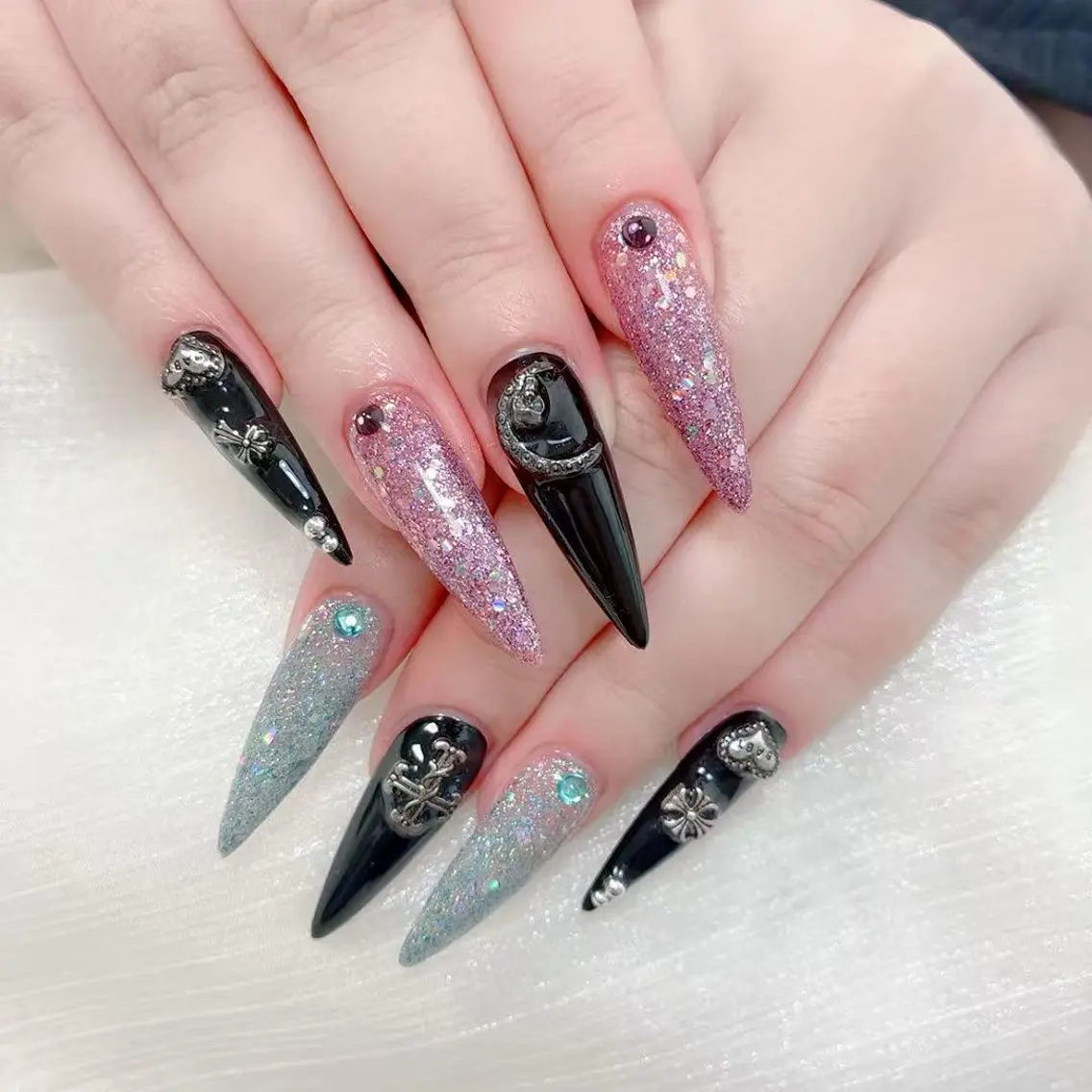 ネイル アニマル柄 チークネイル 成人式 フラッシュネイル フットネイル 持ち重視 B•U Nail大宮のネイルデザイン