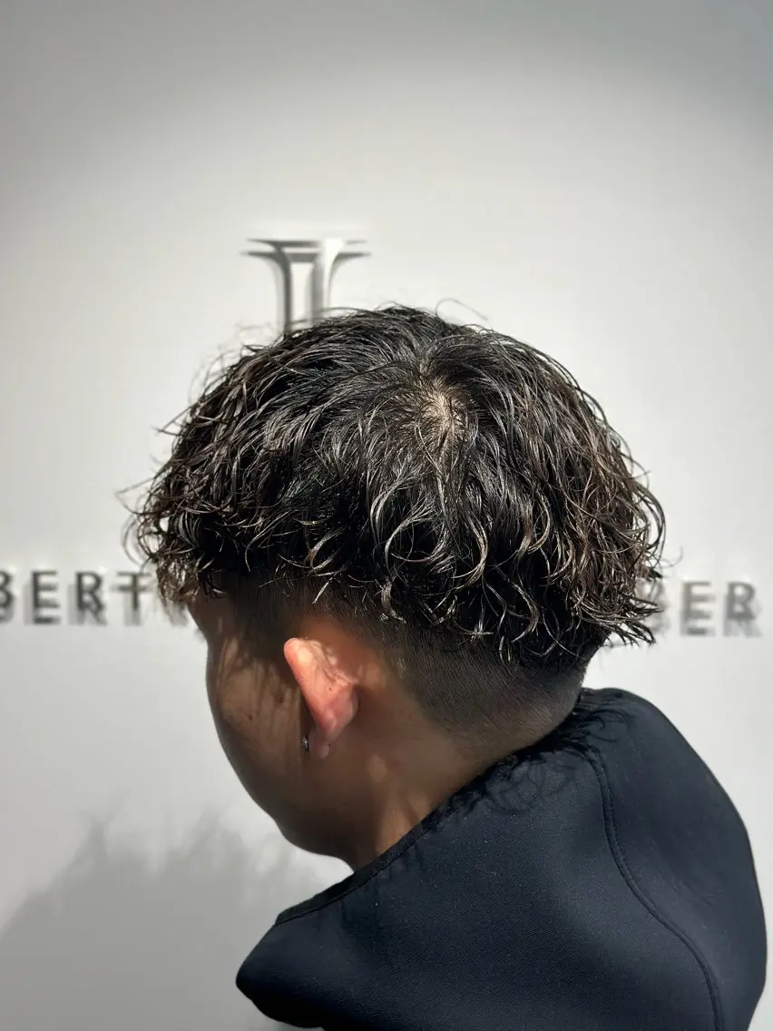 ショート パーマ 千葉弘平 🔥波巻き特化🔥のヘアスタイル