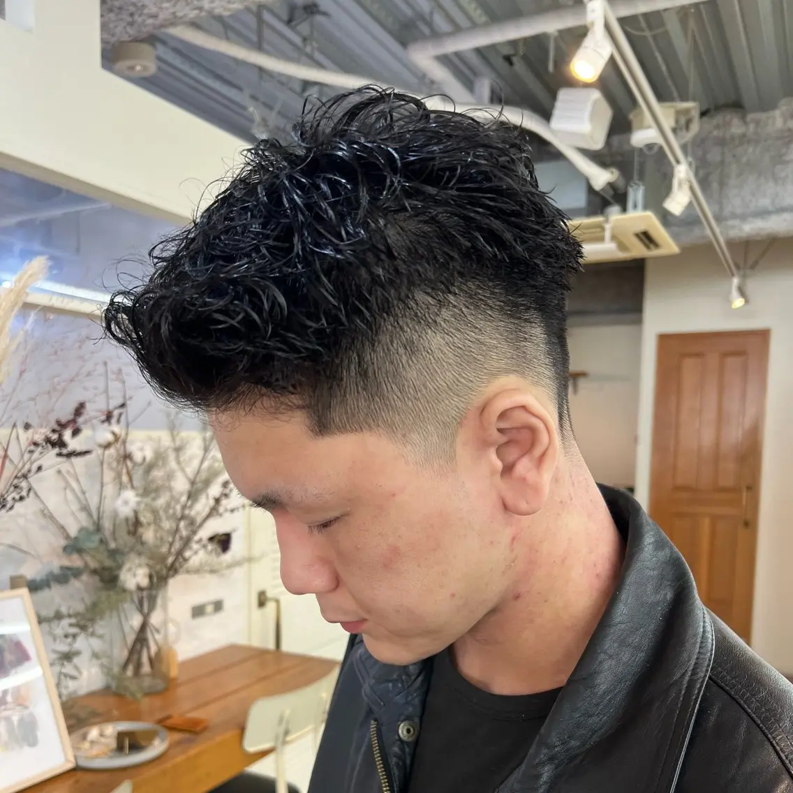 ショート メンズ フェードカット カット 大人メンズヘア メンズパーマSHUNのヘアスタイル