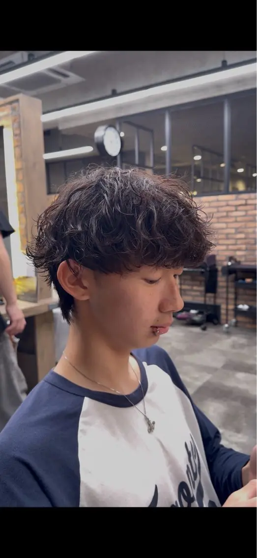 パーマ メンズ カット パーマ シャドウ/フェザー 朝崎倭斗のヘアスタイル