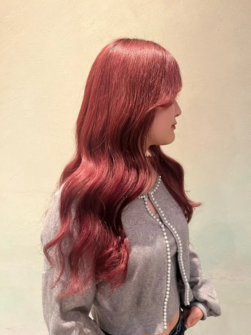 ロング 愛瑠奈 erunaのヘアスタイル