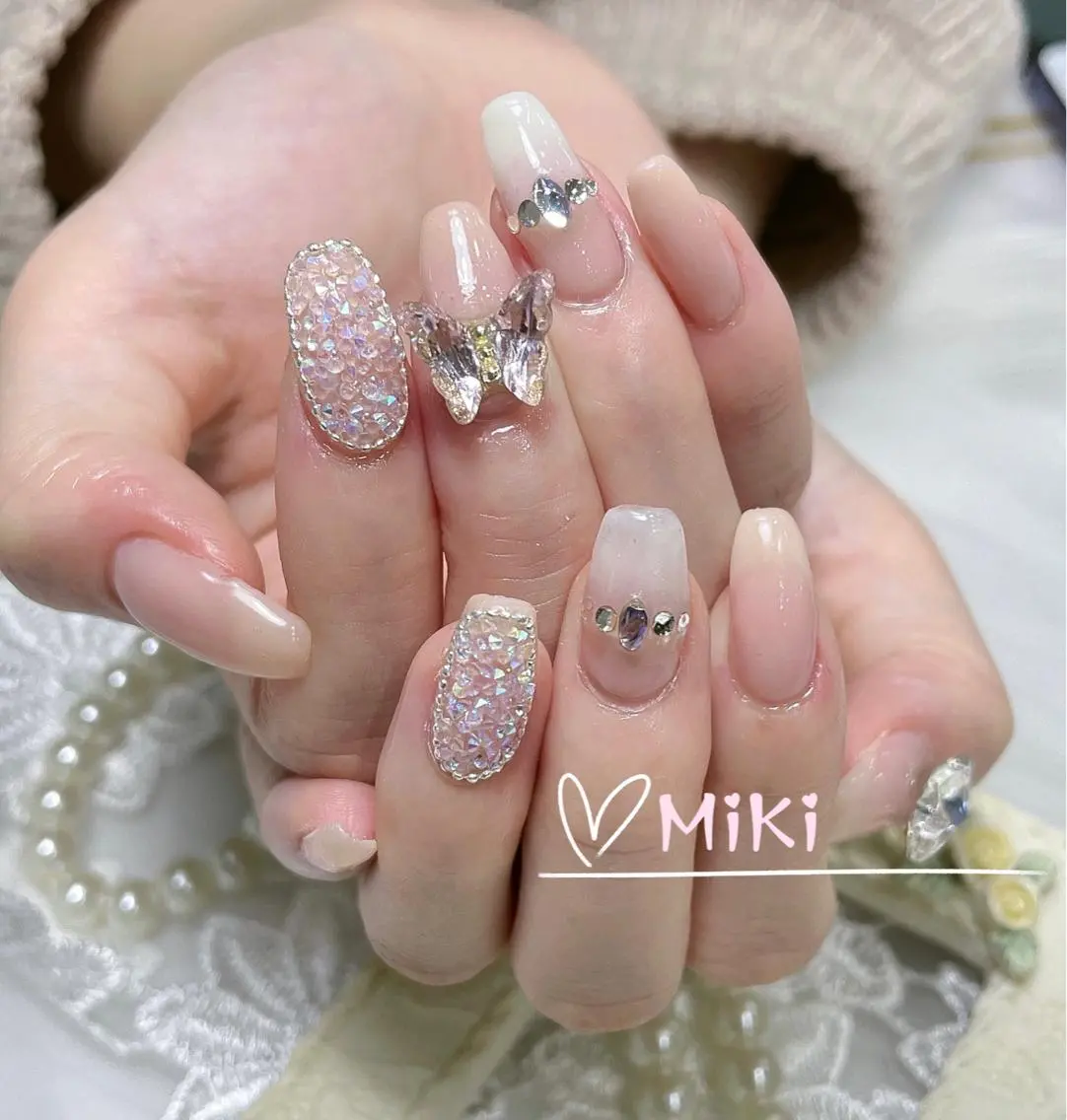 ネイル 🦋 MiKi 🦋 ネイルサロンのネイルデザイン