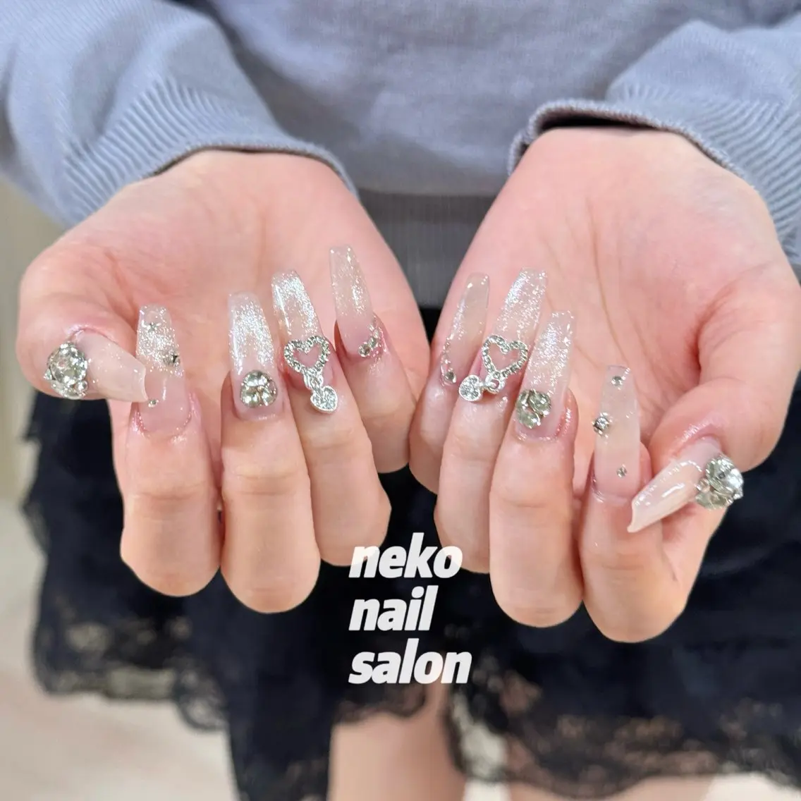 ネイル キラキラネイル ラメ(グリッター) ラメグラデーション ロングネイル マグネットネイル ハンドネイル neko nailのネイルデザイン