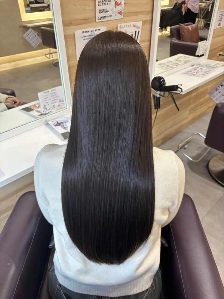 ロング カラー 長岡 明音のヘアスタイル