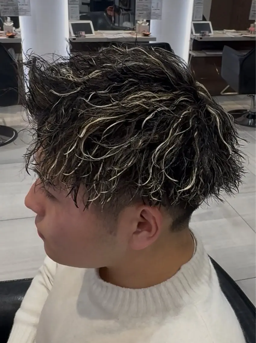 メンズ メンズハイライト メンズパーマ カット ヘアカラー パーマ 野村安芸 /特殊パーマのヘアスタイル