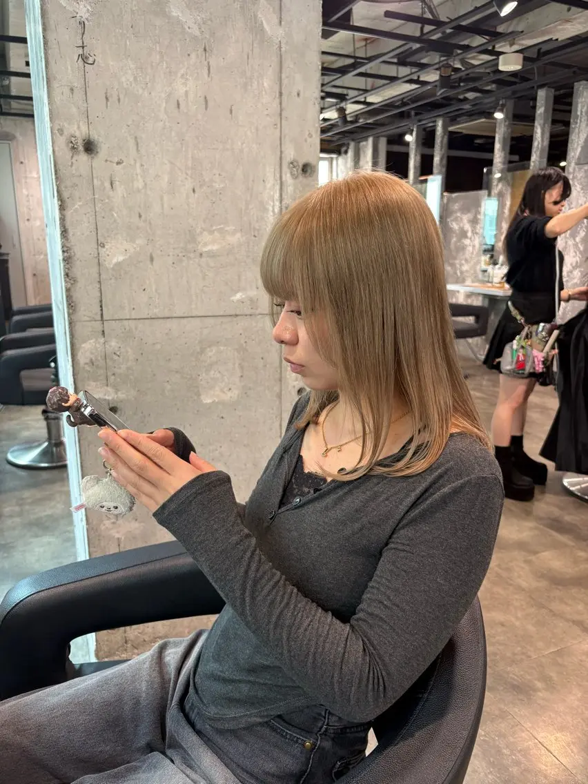 ミディアム カラー ヘアカラー ハイトーン 横浜💞ミオのヘアスタイル