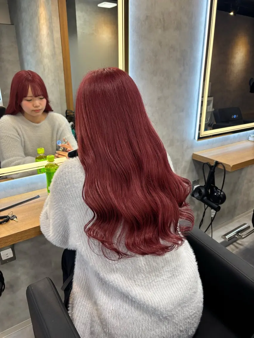 ロング カラー パーマ ヘアアレンジ ヘアカラー トリートメント ヘッドスパ ヘアセット 透明感ブリーチカラー 🌈TOMOHIROのヘアスタイル