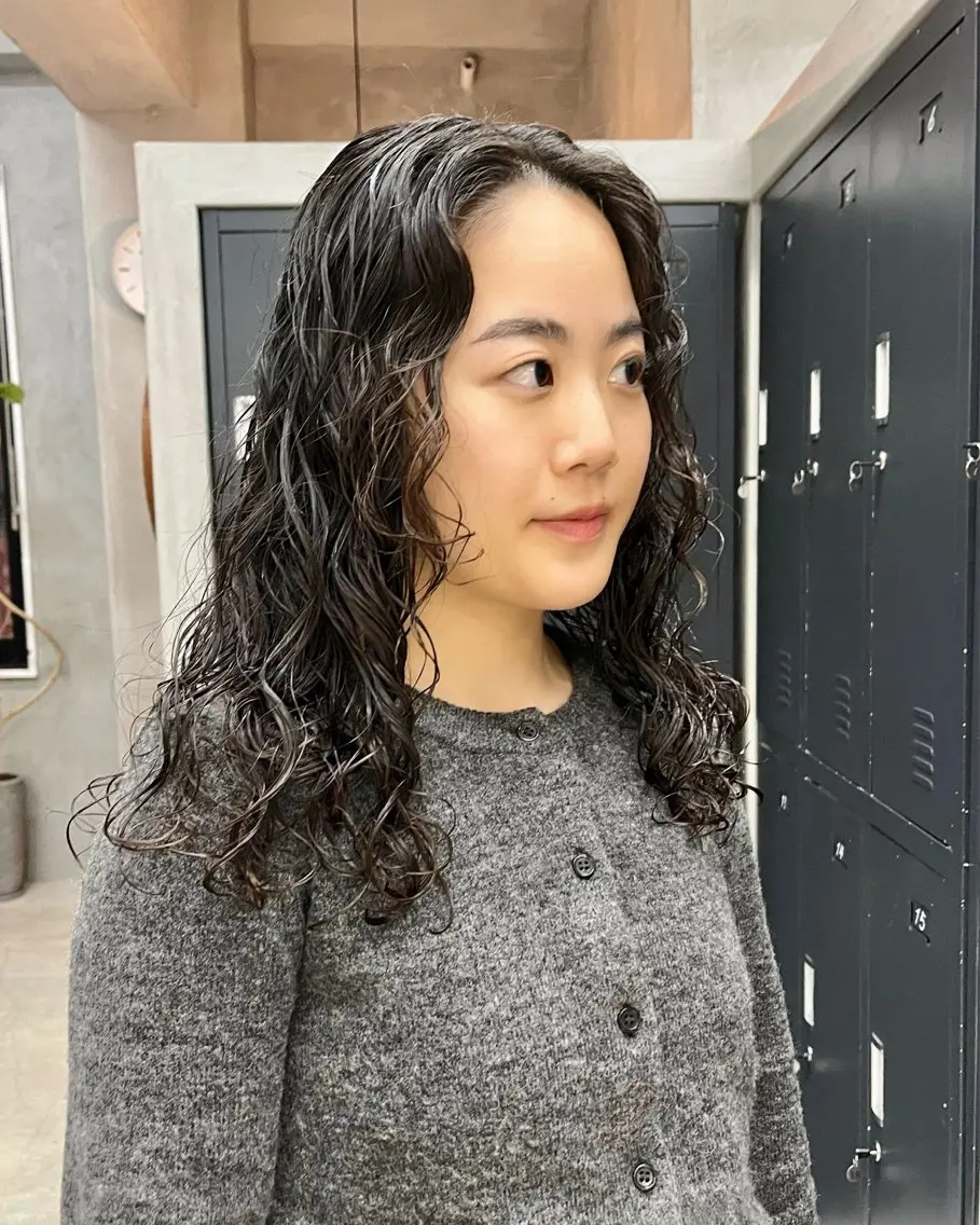 ミディアム パーマ ミディアムパーマ スパイラルパーマ 村田 春歌のヘアスタイル