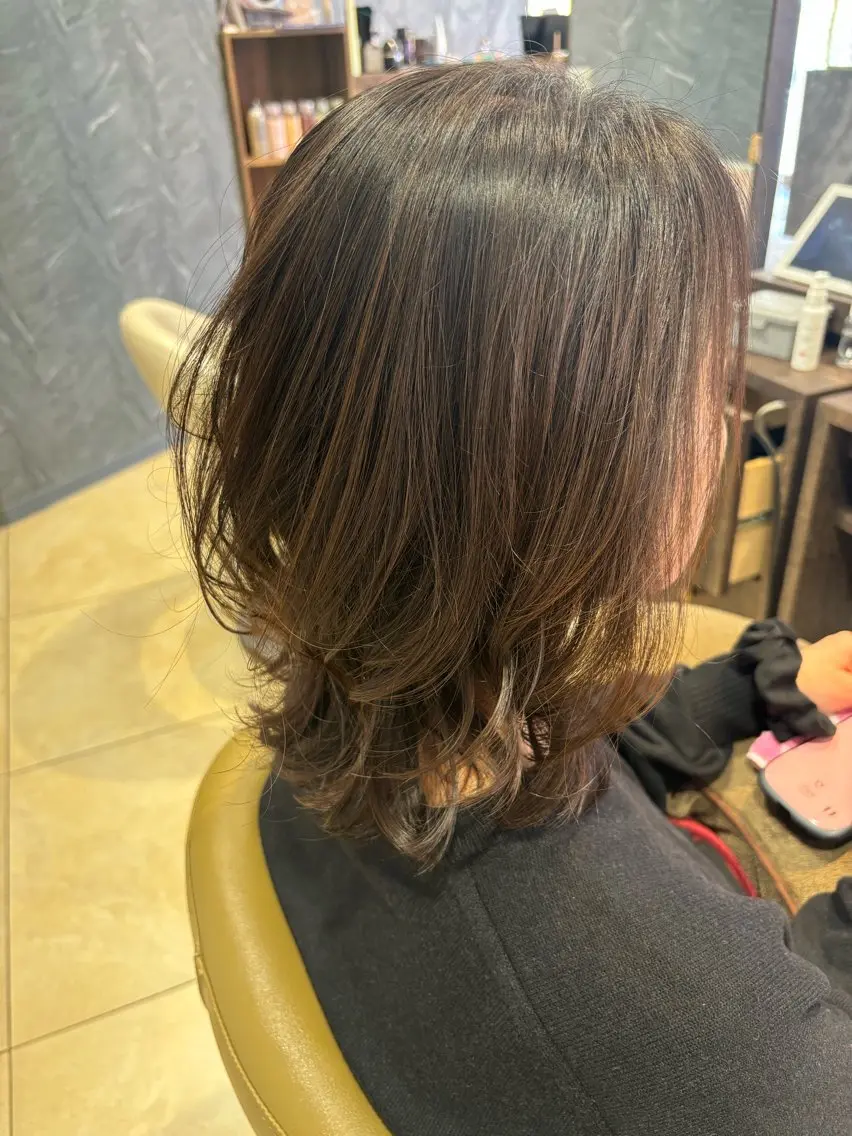 ミディアム ミディアムパーマ 守谷 奏穂のヘアスタイル