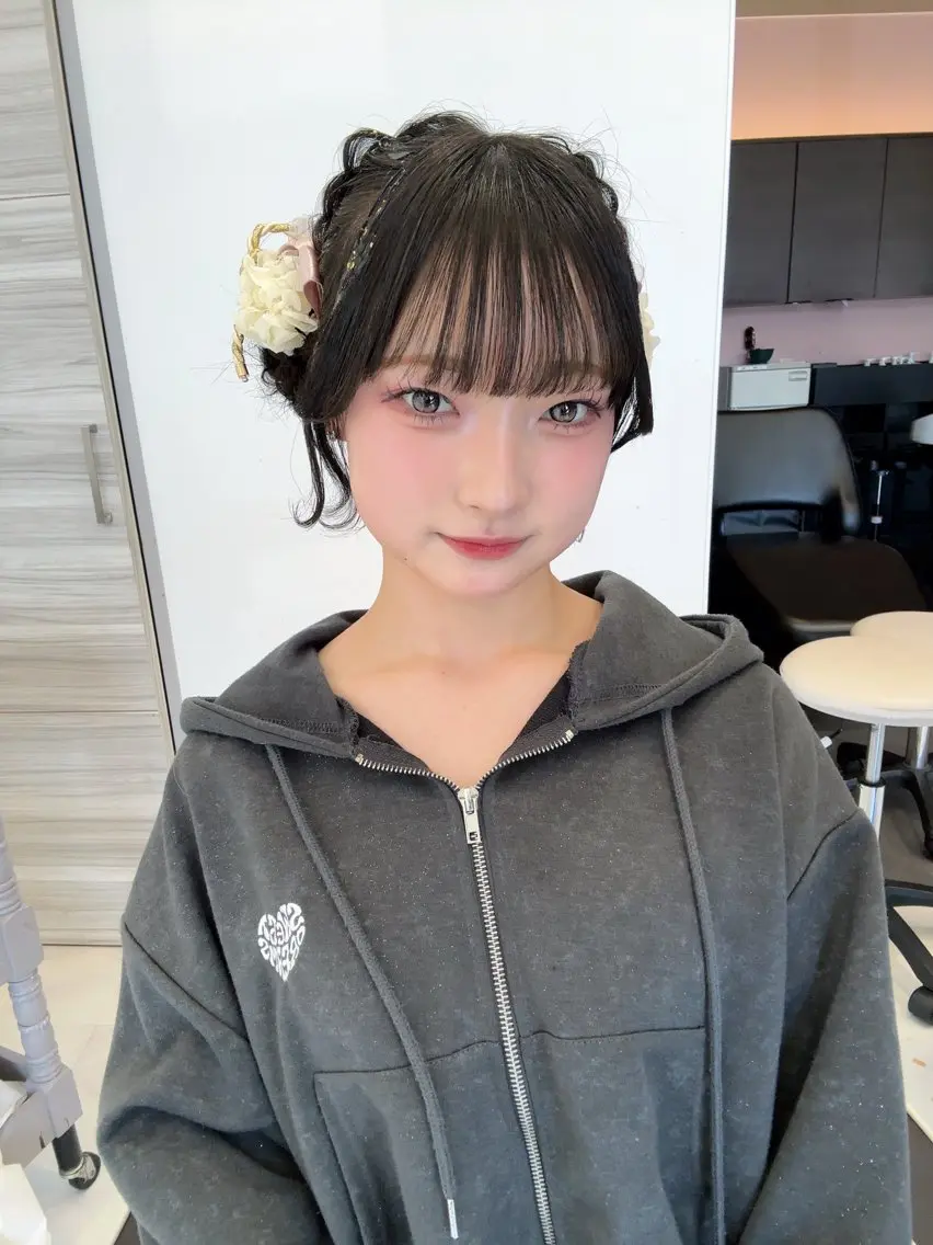 ロング ヘアアレンジ 成人式 エクステ 💘韓国カラー💘 クルミのヘアスタイル