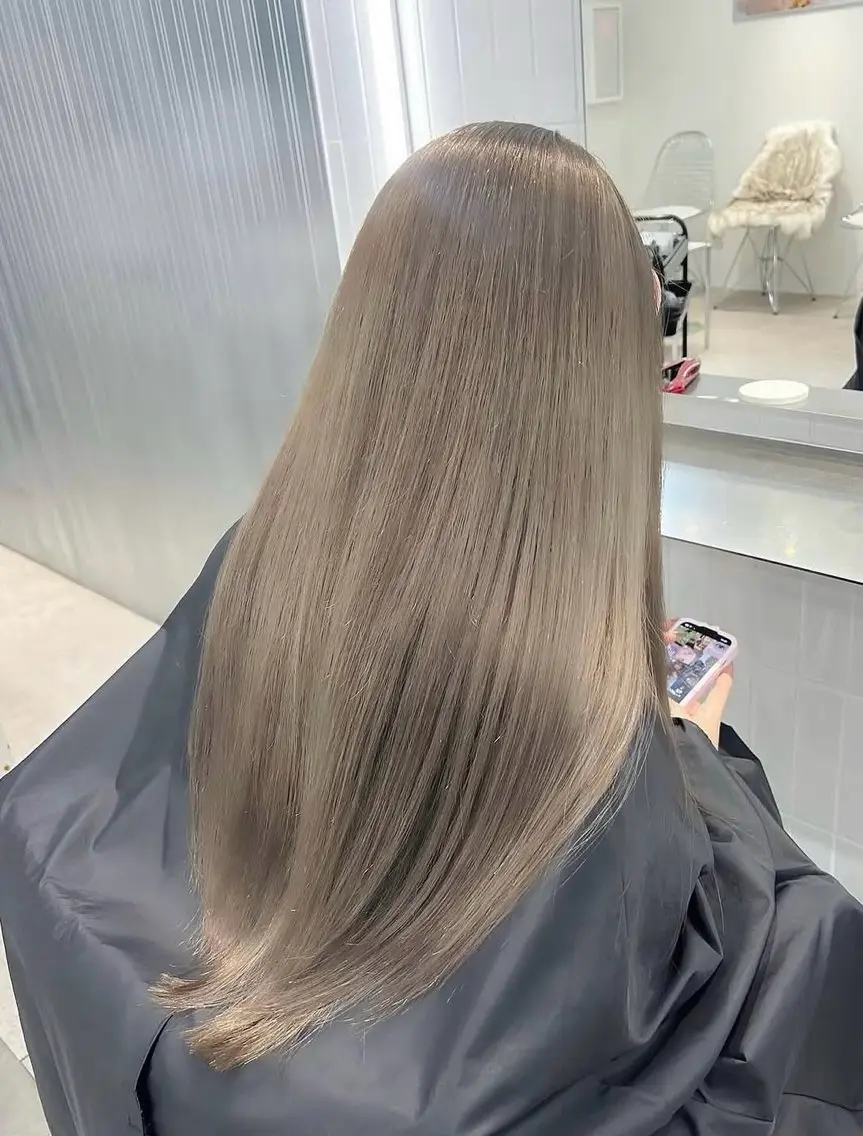 ロング カラー カット ヘアカラー トリートメント saho😶️️꙳⟡ ミルクティーベージュのヘアスタイル