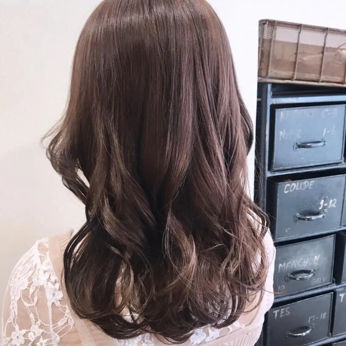 ミディアム KAREN🕊️ 大宮美容室のヘアスタイル