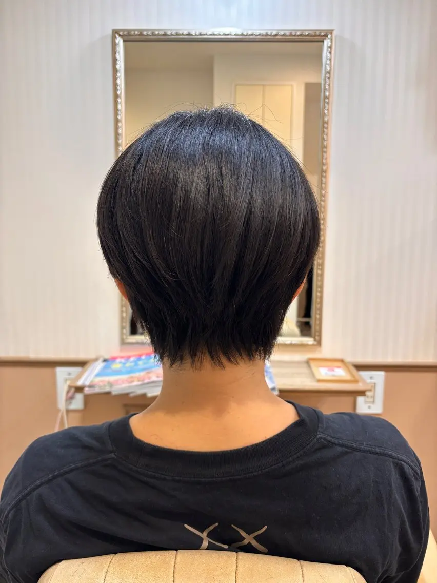 ショート 吉井 愛のヘアスタイル