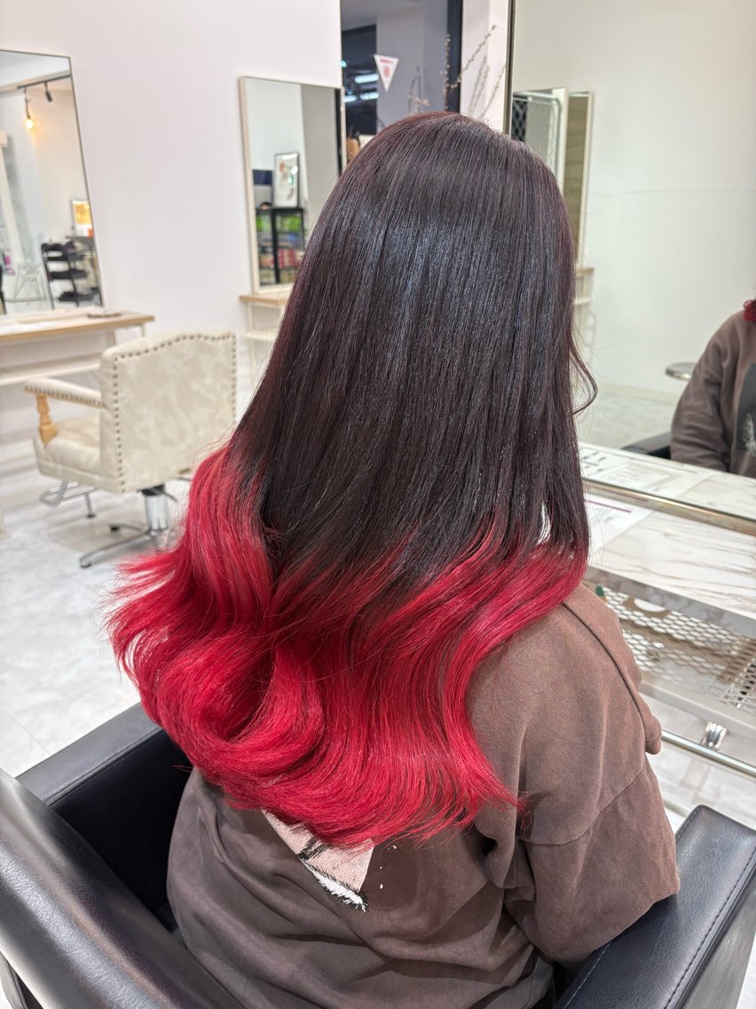 カラー 漆畑 莉奈のヘアスタイル