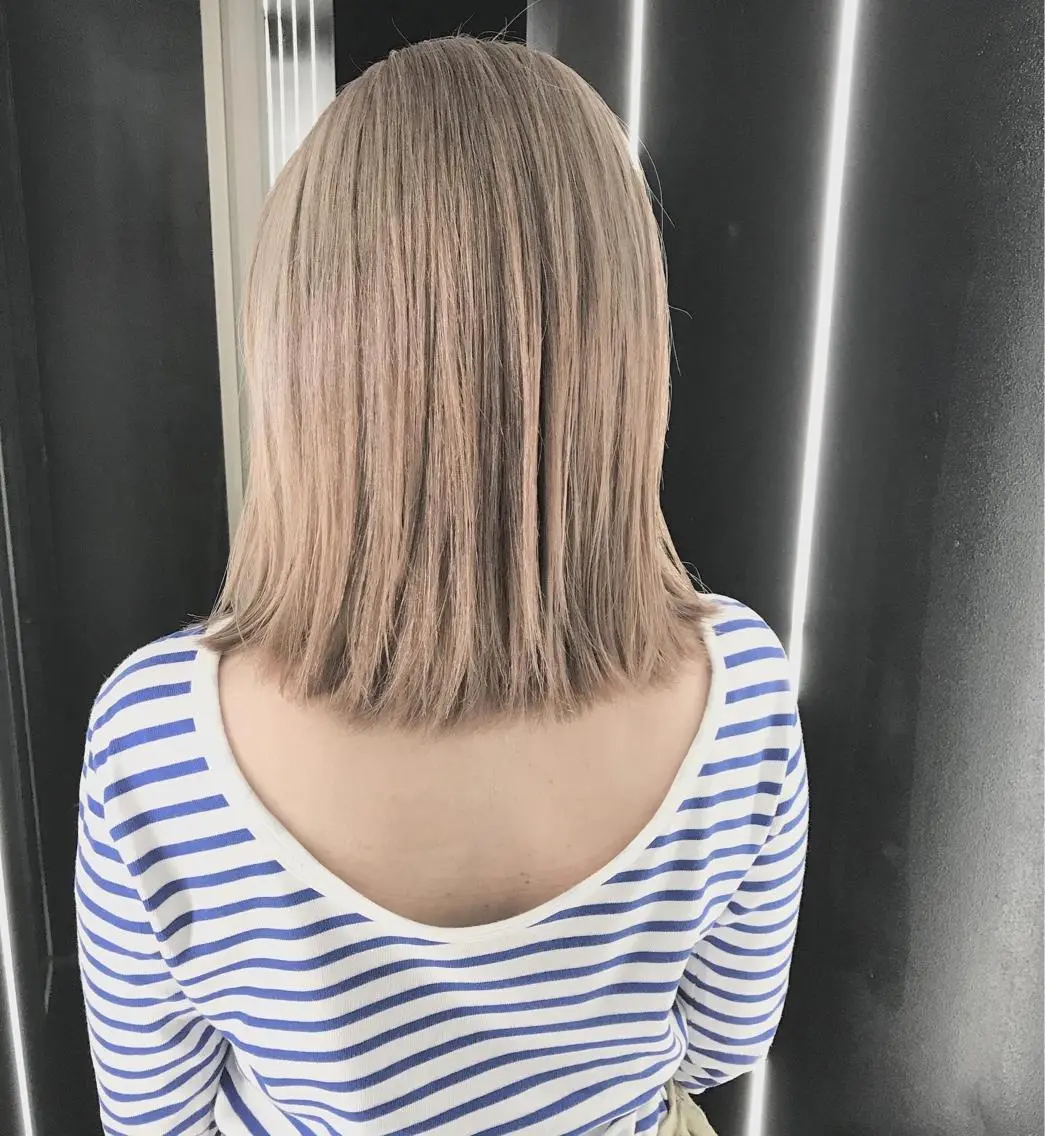 ミディアム カラー ベージュカラー ミルクティーベージュ 森本 笑のヘアスタイル