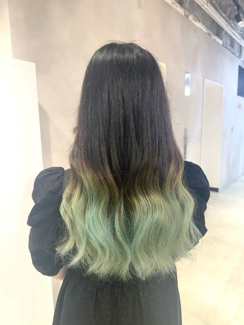 ロング カラー ブリーチ ミント ミントグリーン カット ヘアカラー ハイトーン/うる艶 カラー Mioのヘアスタイル