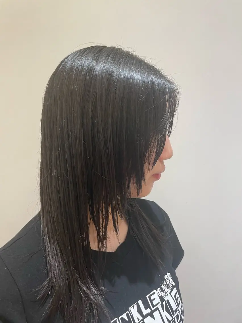 ミディアム カラー レイヤーカット イシバシ ミナミのヘアスタイル