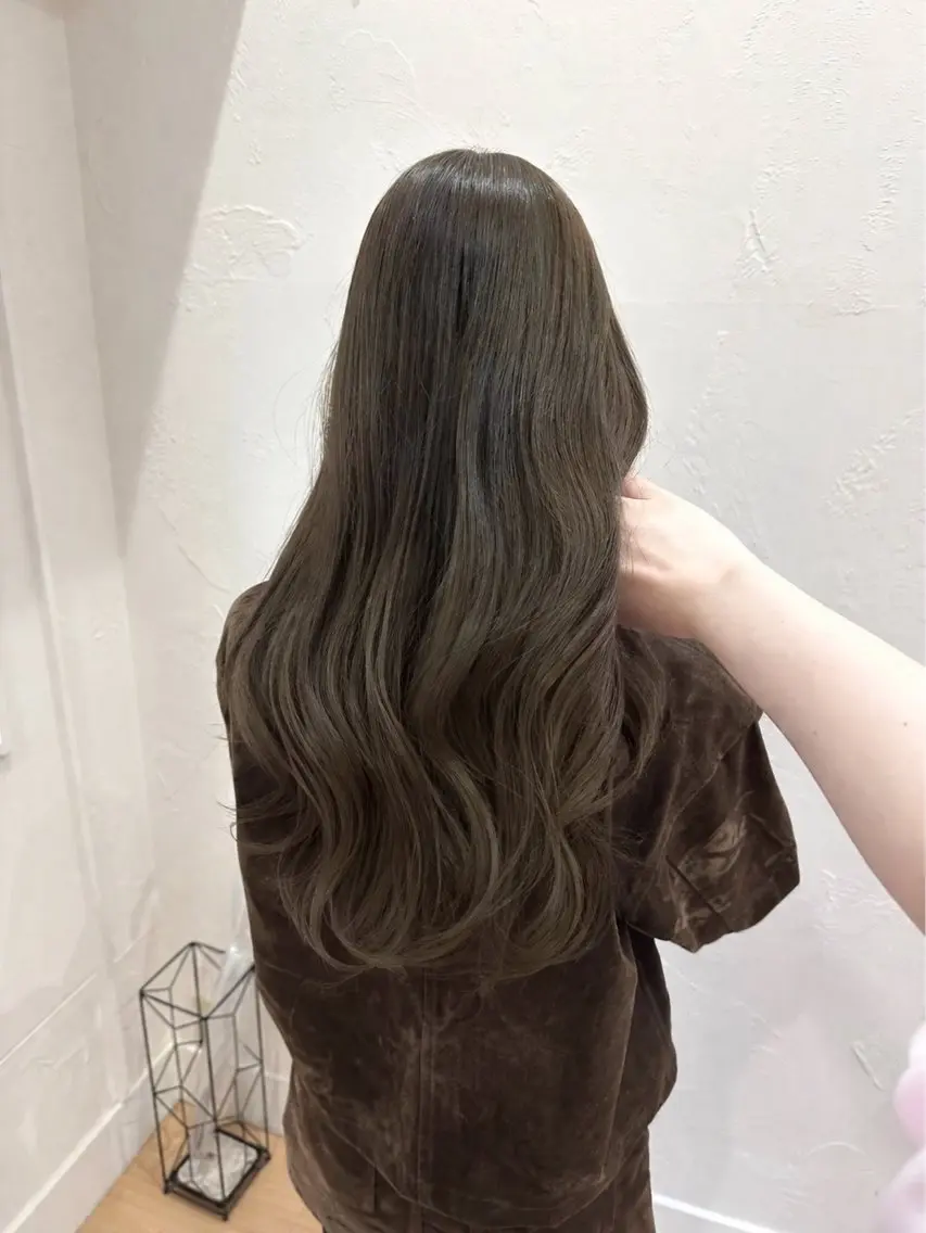 ロング カラー 髪質改善 トリートメント ヘアカラー トリートメント mana／ブリーチ なし／ベージュ／暖色のヘアスタイル