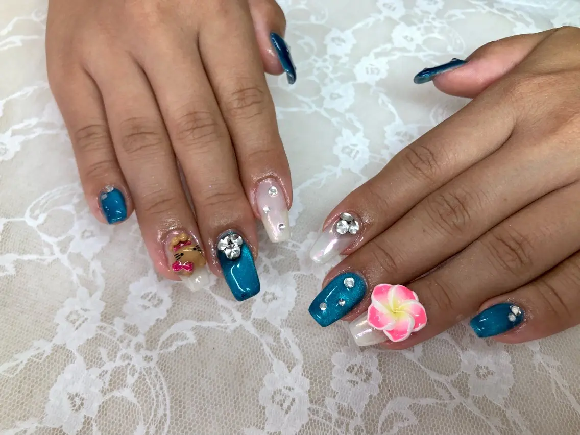 ネイル ストーンネイル 夏ネイル ワンホンネイル ハンドネイル ハンドケア 心斎橋Salon Epokkuのネイルデザイン